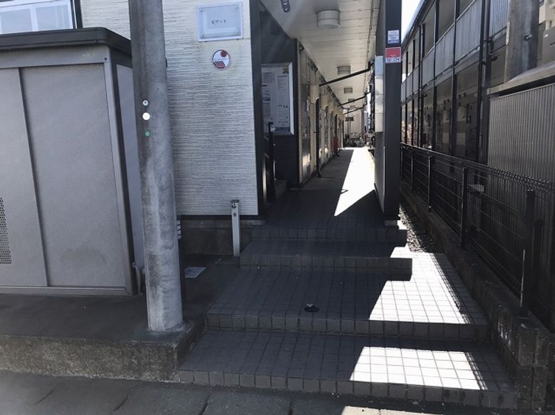 レオパレスピアット エントランス