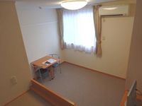 レオパレスＦ　ファミーユ 居間