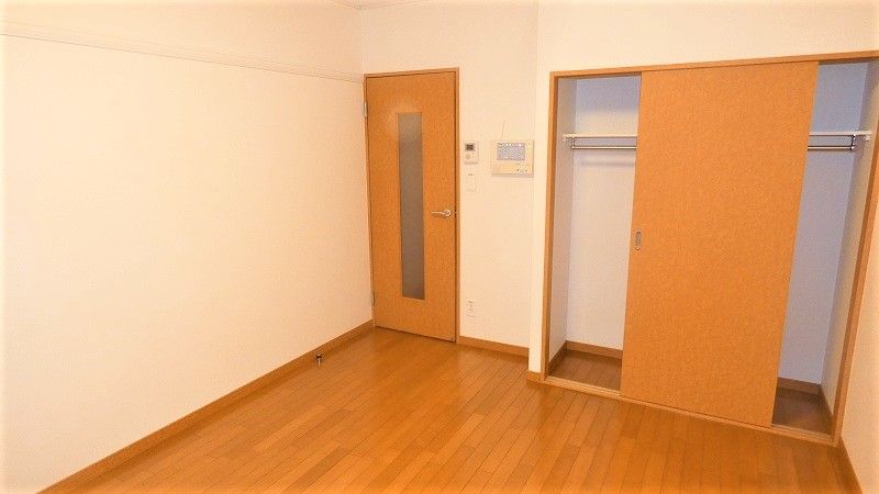 レオパレス泉の森 居間
