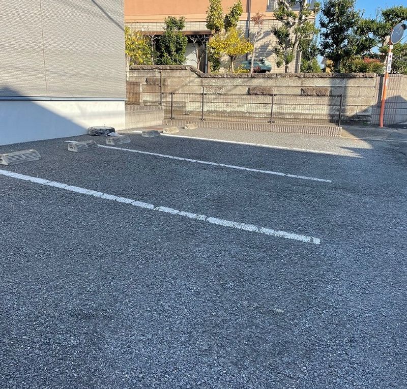 レオパレスイーストⅡ 駐車場