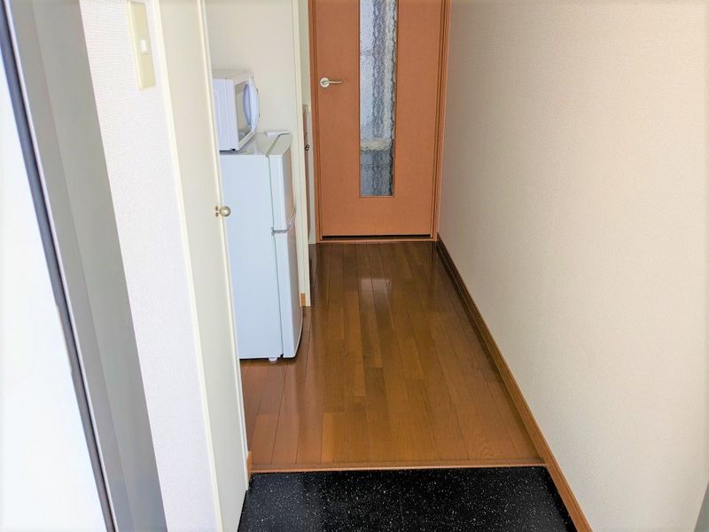 レオパレスＫ　ＣＯＵＲＴ 玄関