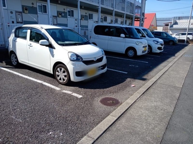 レオパレスジョイ 駐車場