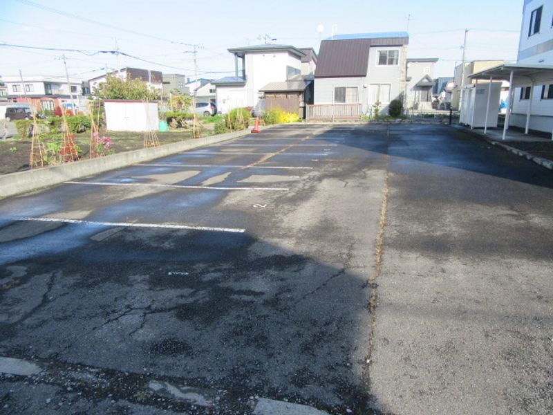レオパレスＧＥＮＩＥ 駐車場