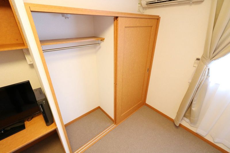 レオパレス伊吹 収納
