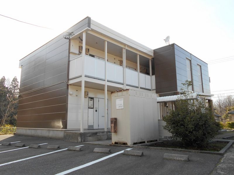 レオパレスコスモ 駐車場