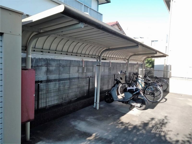 レオパレスルミエール東領家 共用部分