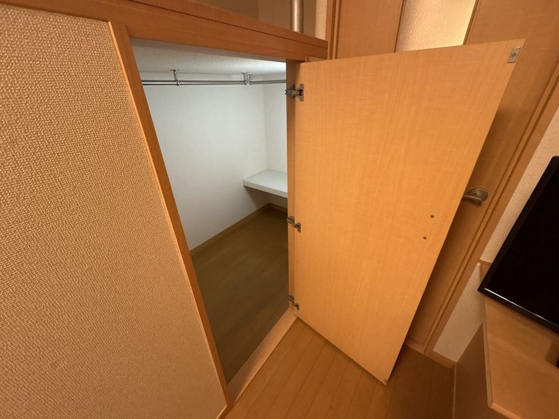 leopalace Thankful Court Storage