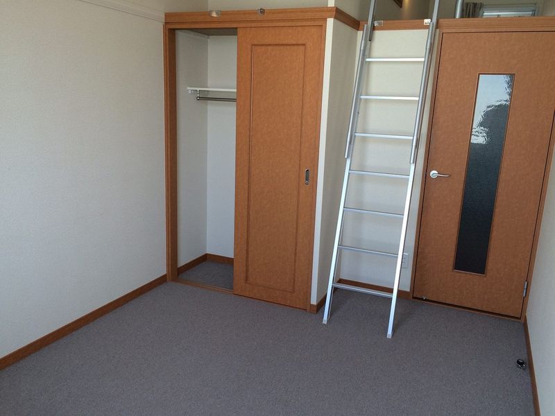 レオパレスＴＡＫＡ 居間