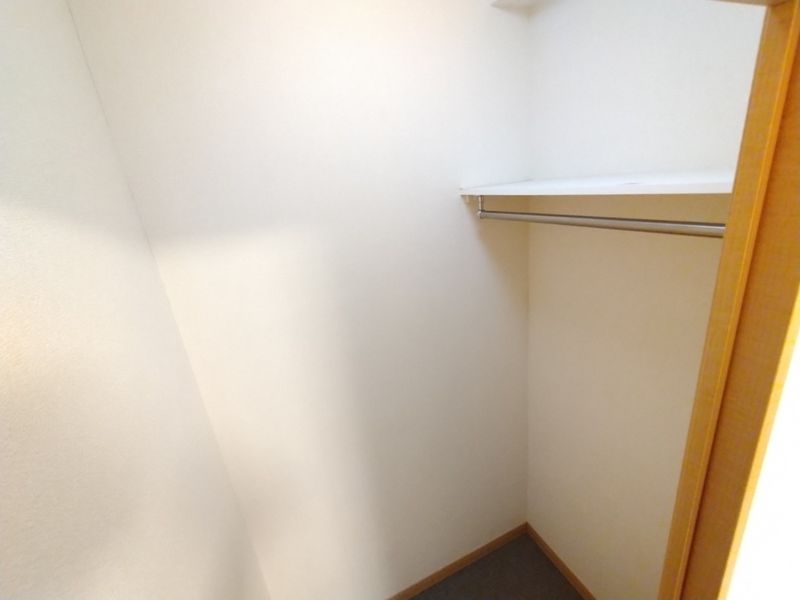 レオパレスサニーハウス石川 収納