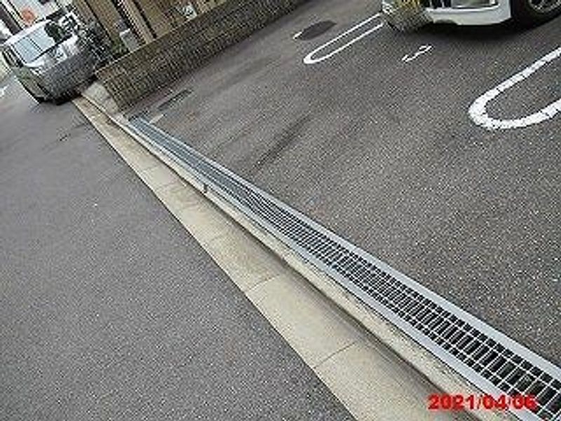 レオパレス日置 駐車場