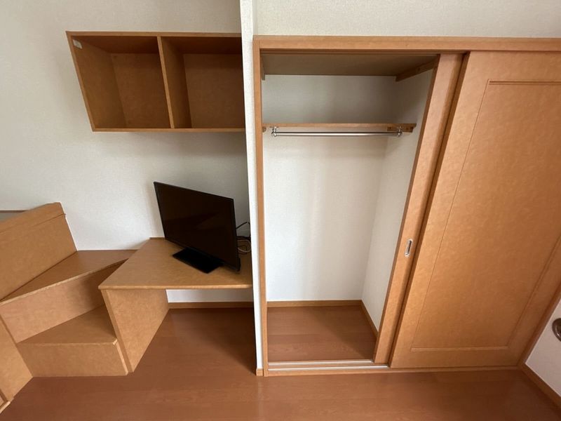 レオパレスハウゼブリューヘン 収納