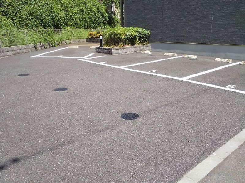 クレイノ桜ソレイユ 駐車場