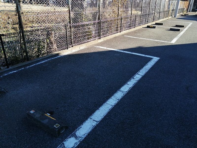 レオパレスラ　プリマヴェーラ 駐車場