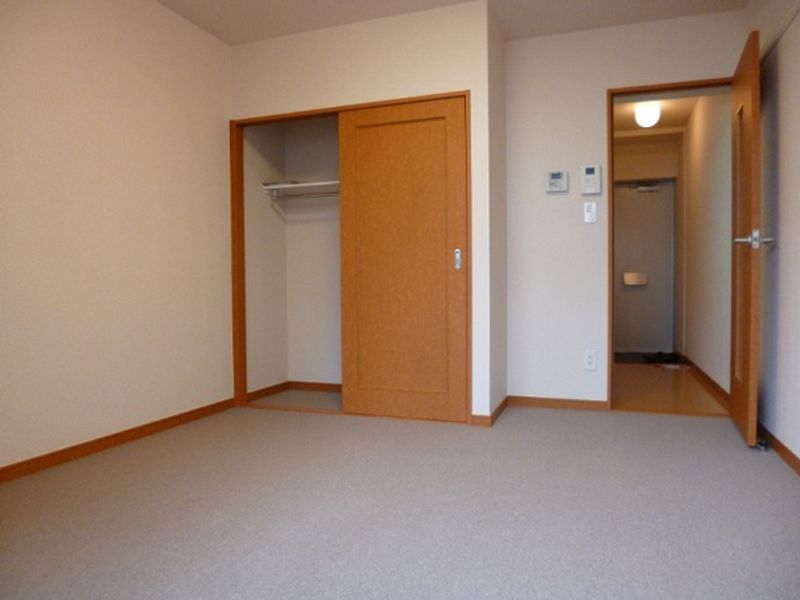 レオパレスアザレア 居間