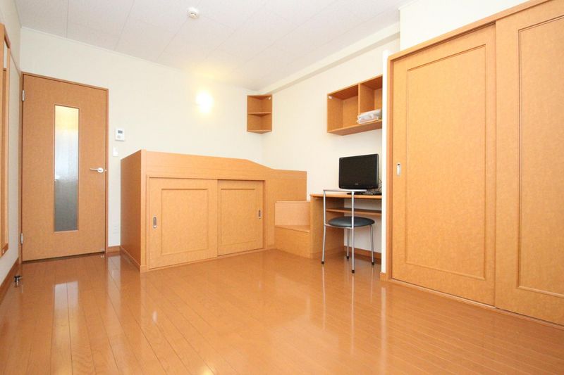 レオパレスコシラ 居間