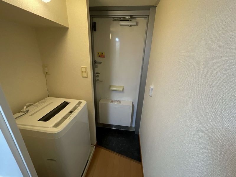 レオパレスマリア 玄関