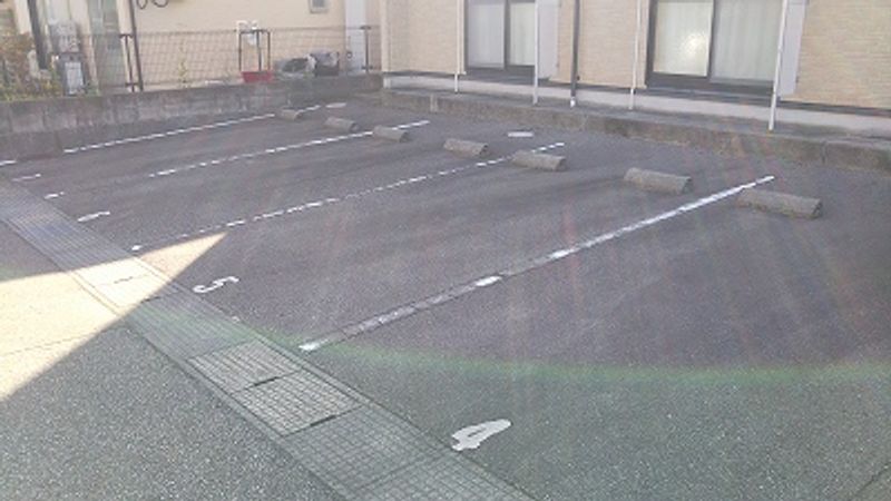 レオパレスあかり 駐車場