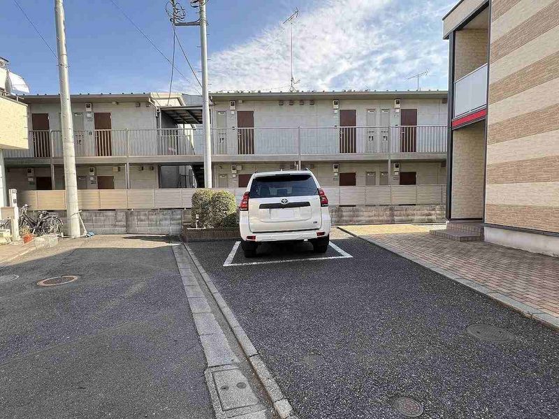 レオパレスリバーサイド住吉 駐車場