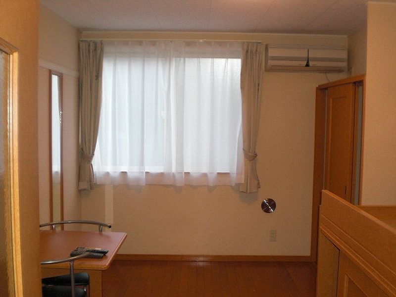 レオパレスフォンターナ 居間