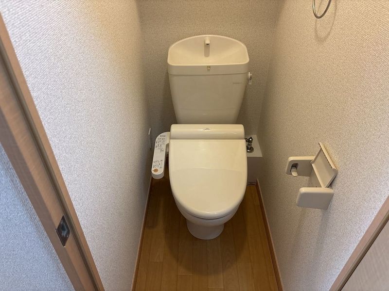 レオパレスラグレージュ トイレ