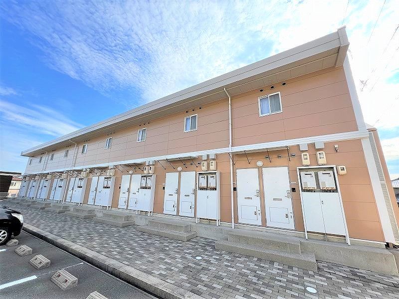 レオパレスビッグストン 外観