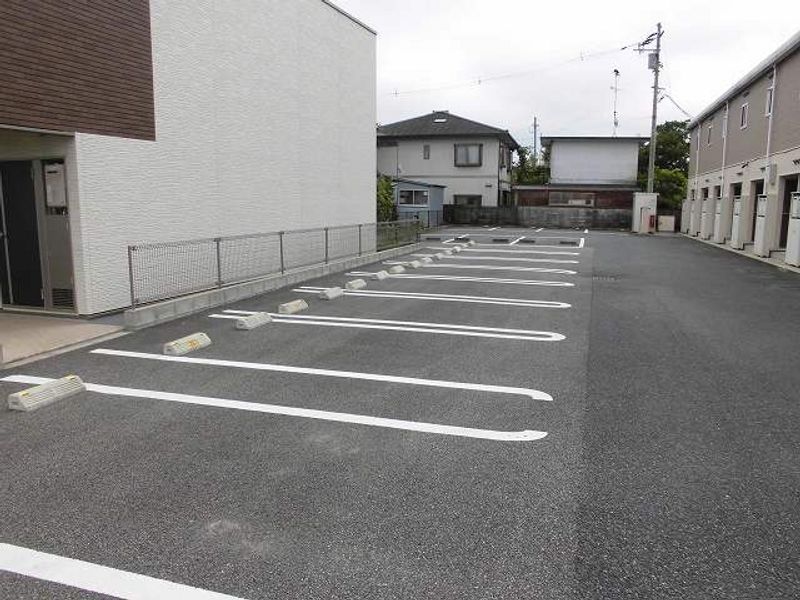 レオパレス宇多の里 駐車場