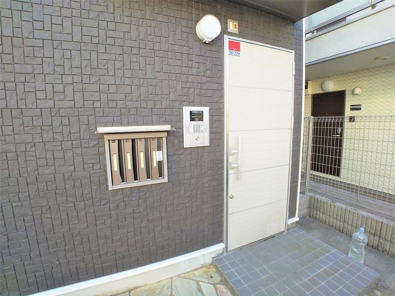 レオネクストシャイン浦和 エントランス