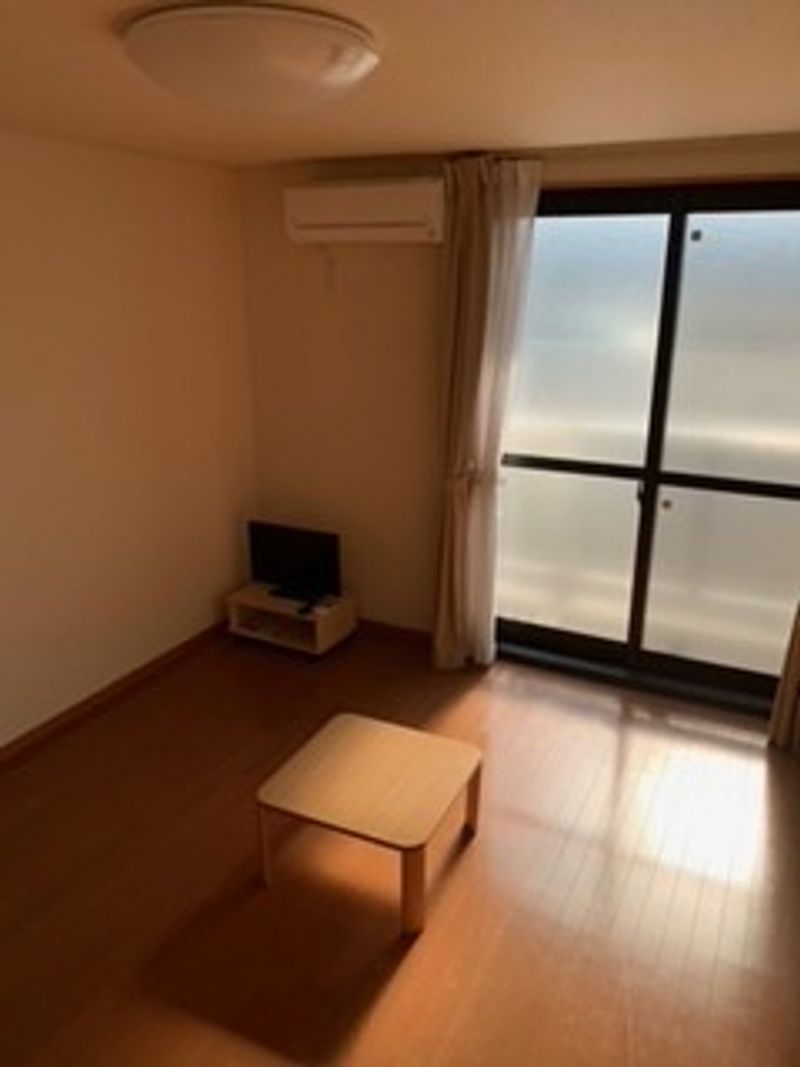 レオパレス阿保 寝室