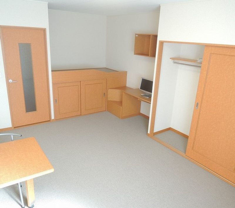 レオパレスフェリーチェ 居間