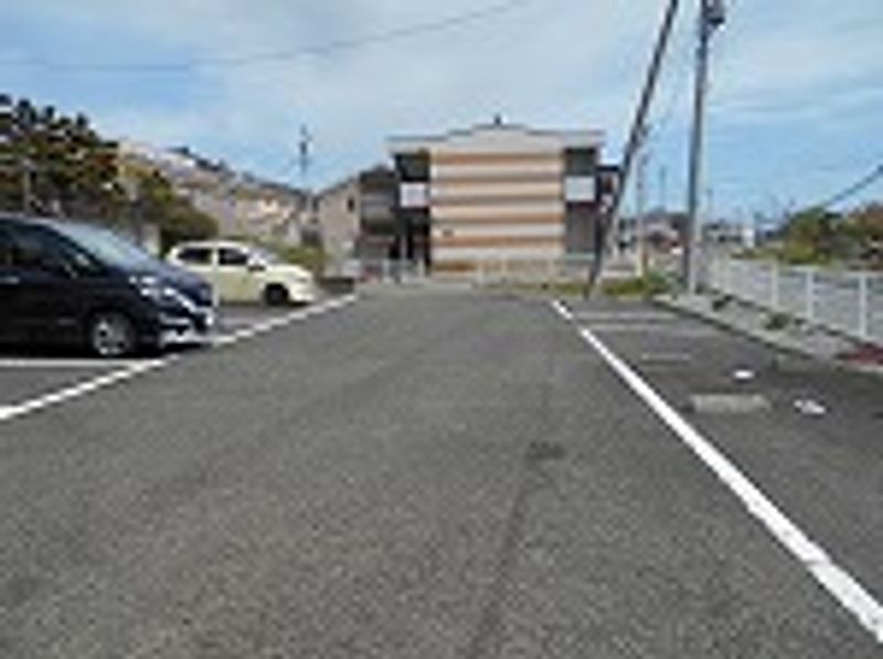 レオパレス松森台 駐車場