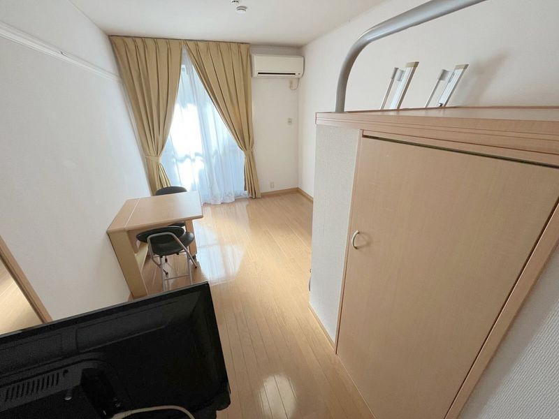 レオパレスアゼリア蛍池 居間