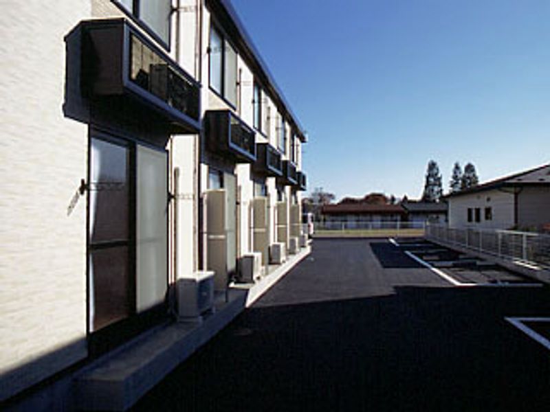 レオパレス愛子　２００５ 駐車場