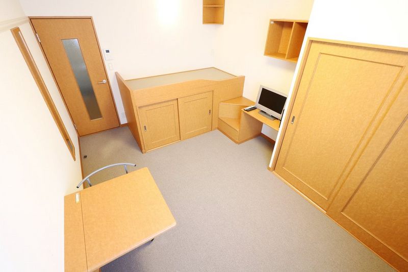 レオパレスクレド六甲 居間