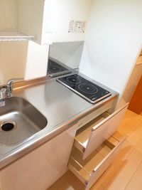 CLEINO Grand Soleil Kitchen