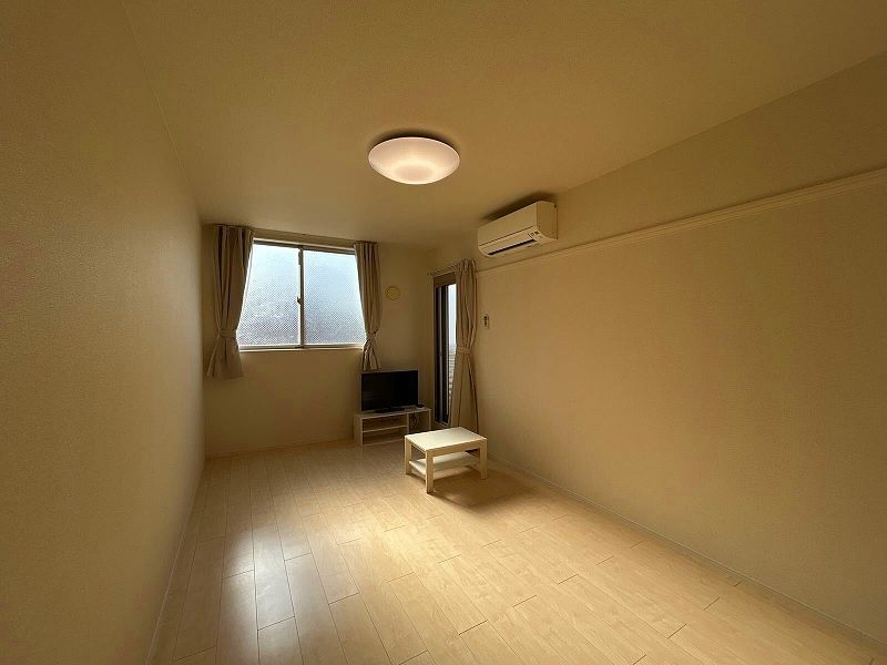 クレイノ葵芳　１号館 居間