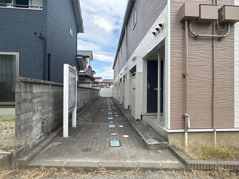 レオパレスエルスドワール エントランス