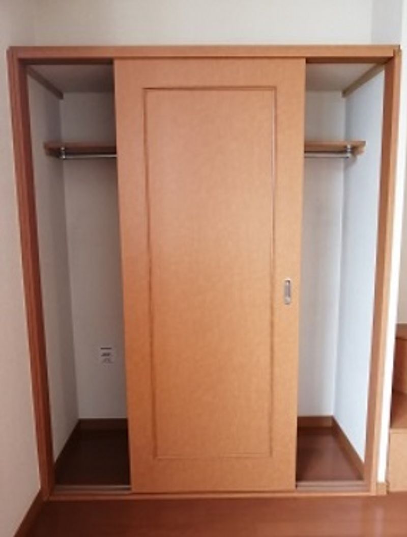 レオパレス三内 収納