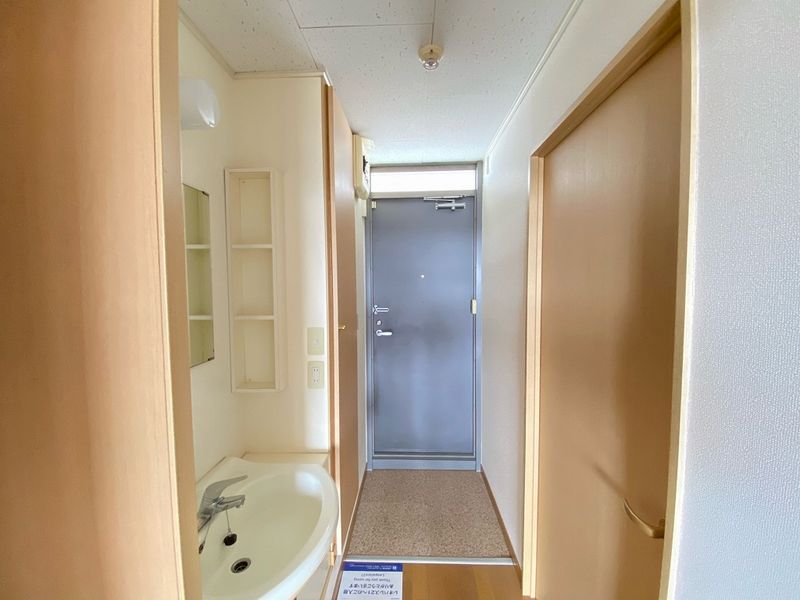 レオパレスドミールＡ館 玄関