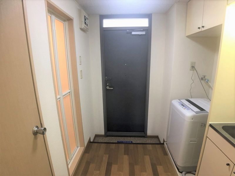 レオパレス牛川 玄関