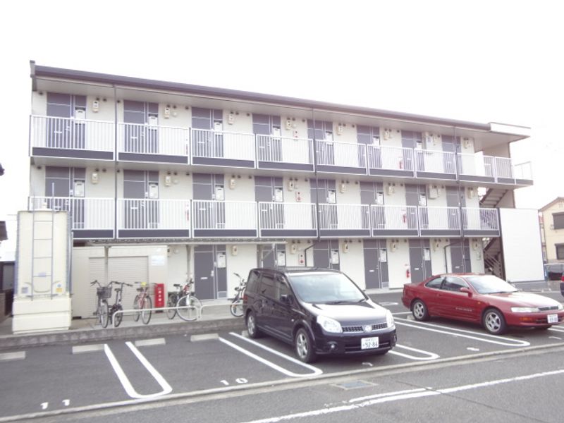 レオパレスグリーン一宮 駐車場