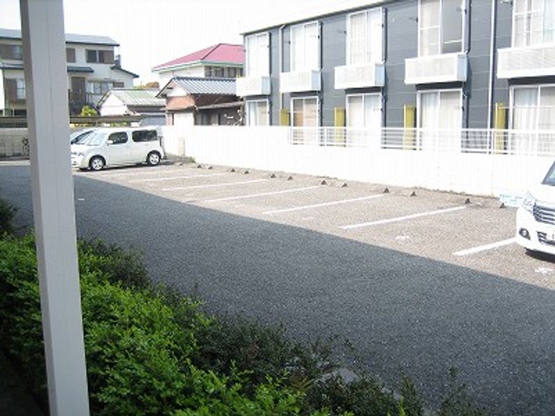 レオパレスＮｕｅｖｏＰｉｎａｒ 駐車場