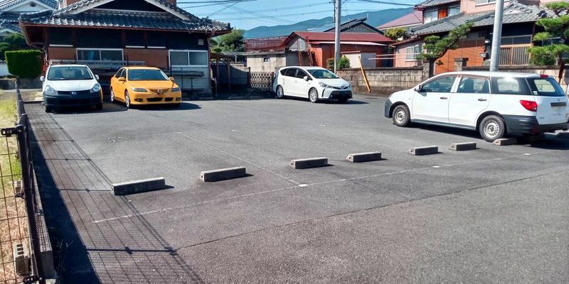 レオパレス紀北 駐車場