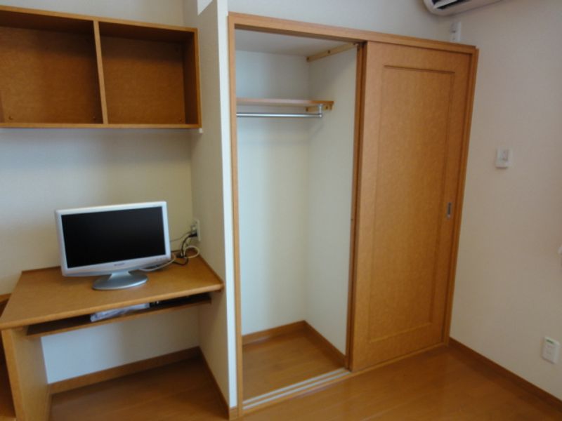 レオパレス名和北 収納