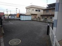 レオパレスシュベリュール 駐車場