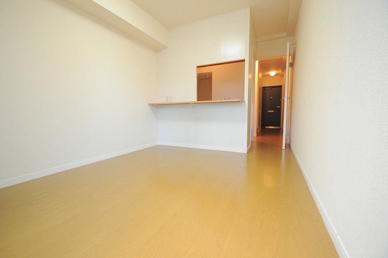 レオパレス内膳 居間