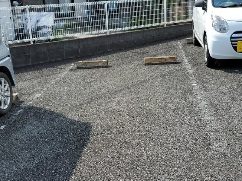 leopalace Chante Shinomiya 주차장