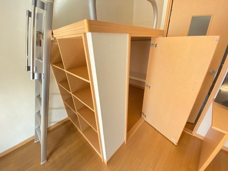 レオパレスＷｅｌｉｎａ 収納