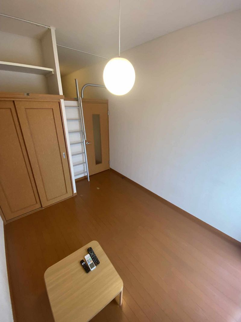 レオパレスブルースカイ小山 居間
