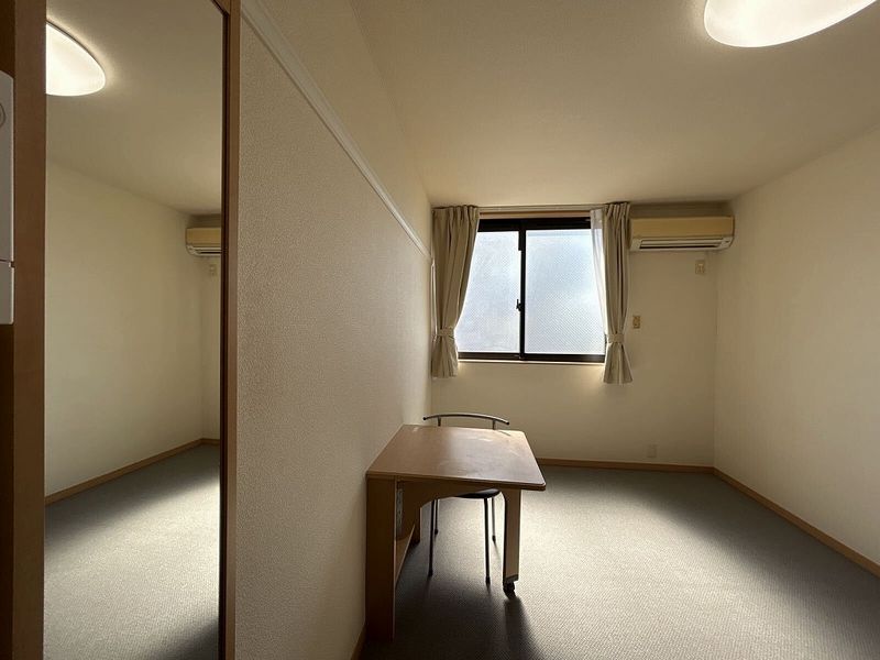 レオパレスキルシュバウム 居間