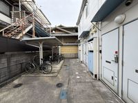 leopalace Half Moon Entrance